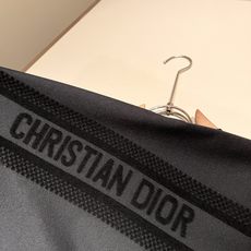 Dio*迪家 2026秋冬新款男女同款👫长袖打底衫,专柜同步发售!定制专属260克纯棉面料,定制原版工艺螺纹,胸前log Dio*迪家 2026秋冬新款男女同款👫长袖打底衫,专柜同步发售!定制专属260克纯棉面料,定制原版工艺螺纹,胸前log