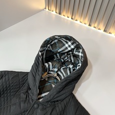 BURBER*Y巴*莉2026秋冬新品棉服夹克外套重磅来袭,最近比较火热聚酯纤维面料制作而成,高端户外运动休闲系列,非常 BURBER*Y巴*莉2026秋冬新品棉服夹克外套重磅来袭,最近比较火热聚酯纤维面料制作而成,高端户外运动休闲系列,非常