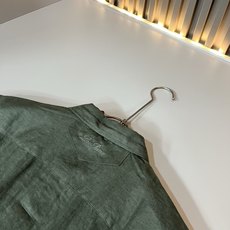 Loro Piana诺悠翩雅 2026春夏男士最新的贸易订单翻领衬衣,全品相!!采用logo刺绣图案设计!上身舒适透气, Loro Piana诺悠翩雅 2026春夏男士最新的贸易订单翻领衬衣,全品相!!采用logo刺绣图案设计!上身舒适透气,