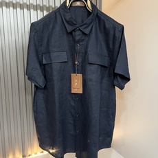 Loro Piana诺悠翩雅 2026春夏男士最新的贸易订单翻领衬衣,全品相!!采用logo刺绣图案设计!上身舒适透气, Loro Piana诺悠翩雅 2026春夏男士最新的贸易订单翻领衬衣,全品相!!采用logo刺绣图案设计!上身舒适透气,