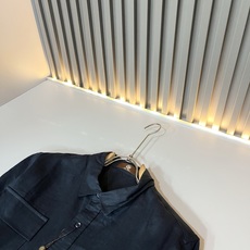Loro Piana诺悠翩雅 2026春夏男士最新的贸易订单翻领衬衣,全品相!!采用logo刺绣图案设计!上身舒适透气, Loro Piana诺悠翩雅 2026春夏男士最新的贸易订单翻领衬衣,全品相!!采用logo刺绣图案设计!上身舒适透气,