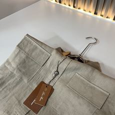Loro Piana诺悠翩雅 2026春夏男士最新的贸易订单翻领衬衣,全品相!!采用logo刺绣图案设计!上身舒适透气, Loro Piana诺悠翩雅 2026春夏男士最新的贸易订单翻领衬衣,全品相!!采用logo刺绣图案设计!上身舒适透气,