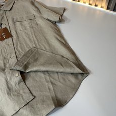 Loro Piana诺悠翩雅 2026春夏男士最新的贸易订单翻领衬衣,全品相!!采用logo刺绣图案设计!上身舒适透气, Loro Piana诺悠翩雅 2026春夏男士最新的贸易订单翻领衬衣,全品相!!采用logo刺绣图案设计!上身舒适透气,