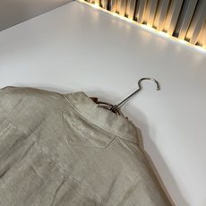 Loro Piana诺悠翩雅 2026春夏男士最新的贸易订单翻领衬衣,全品相!!采用logo刺绣图案设计!上身舒适透气, Loro Piana诺悠翩雅 2026春夏男士最新的贸易订单翻领衬衣,全品相!!采用logo刺绣图案设计!上身舒适透气,