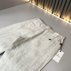 Moncl*r蒙*口2026春夏最新的贸易订单休闲裤!全品相!!腰身logo图案徽章设计!定制专属棉麻面料剪裁!上身舒适 Moncl*r蒙*口2026春夏最新的贸易订单休闲裤!全品相!!腰身logo图案徽章设计!定制专属棉麻面料剪裁!上身舒适