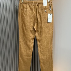 Moncl*r蒙*口2026春夏最新的贸易订单休闲裤!全品相!!腰身logo图案徽章设计!定制专属棉麻面料剪裁!上身舒适 Moncl*r蒙*口2026春夏最新的贸易订单休闲裤!全品相!!腰身logo图案徽章设计!定制专属棉麻面料剪裁!上身舒适