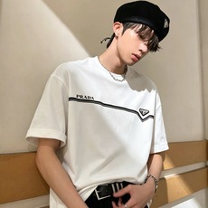PRAD*A普*达2026秋冬新款男女同款👫打底衫,最新款全网独家首上!!~既经典有时尚百搭,谁不爱啊,将经典再次展现, PRAD*A普*达2026秋冬新款男女同款👫打底衫,最新款全网独家首上!!~既经典有时尚百搭,谁不爱啊,将经典再次展现,