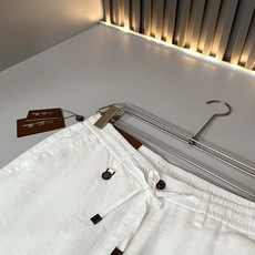 Loro Piana诺悠翩雅 2026春夏新品男士棉麻休闲裤,最新的贸易订单全品相!!网红款!上身舒适透气,不僵硬,整体 Loro Piana诺悠翩雅 2026春夏新品男士棉麻休闲裤,最新的贸易订单全品相!!网红款!上身舒适透气,不僵硬,整体