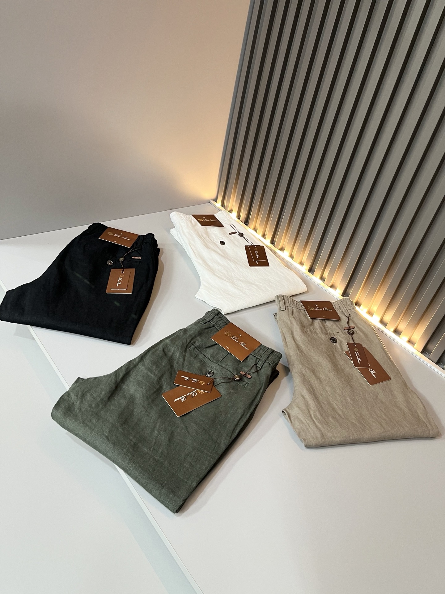 Loro Piana诺悠翩雅 2026春夏新品男士棉麻休闲裤，最新的贸易订单全品相！！网红款！上身舒适透气，不僵硬，整体