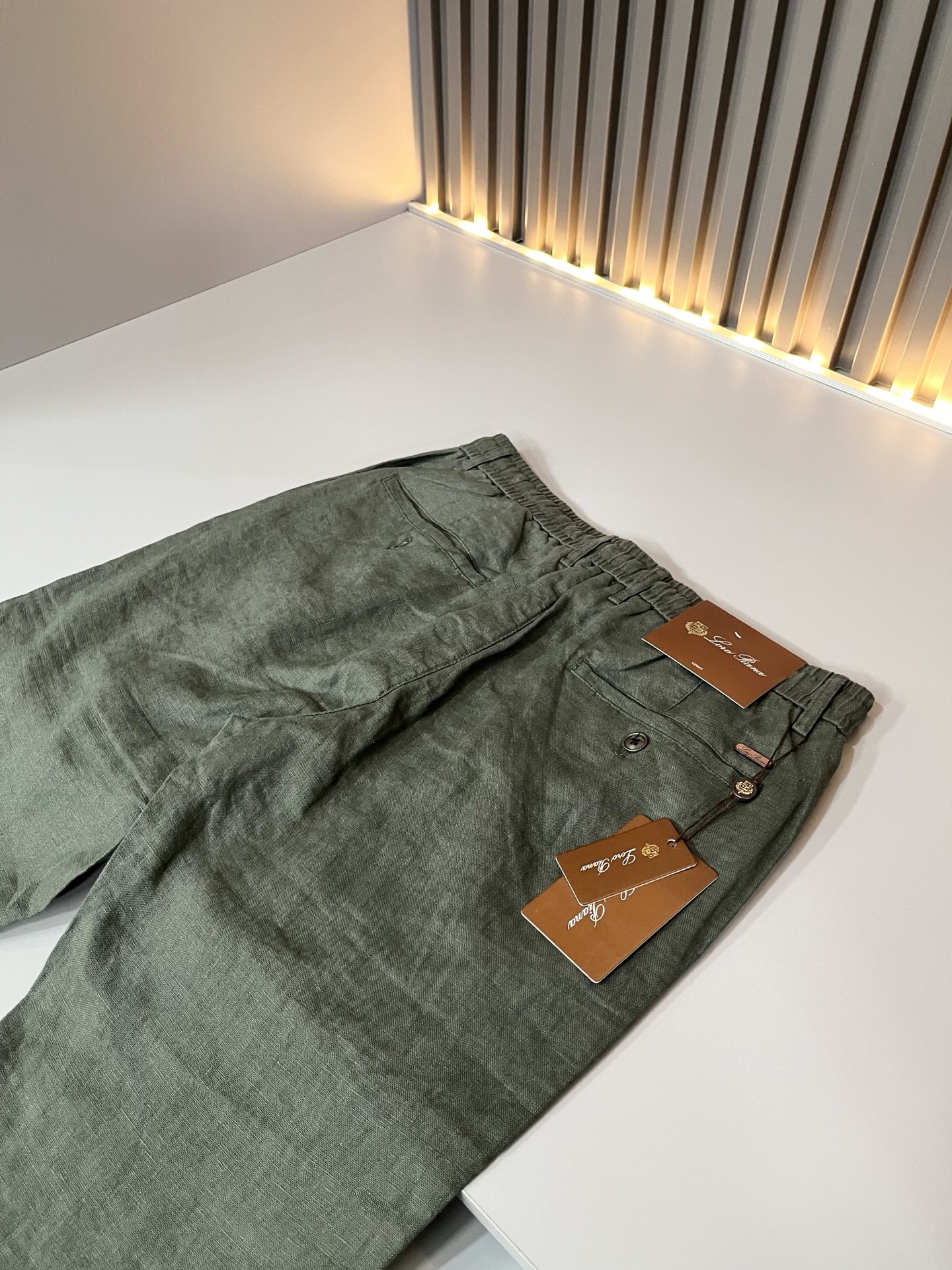 Loro Piana诺悠翩雅 2026春夏新品男士棉麻休闲裤，最新的贸易订单全品相！！网红款！上身舒适透气，不僵硬，整体