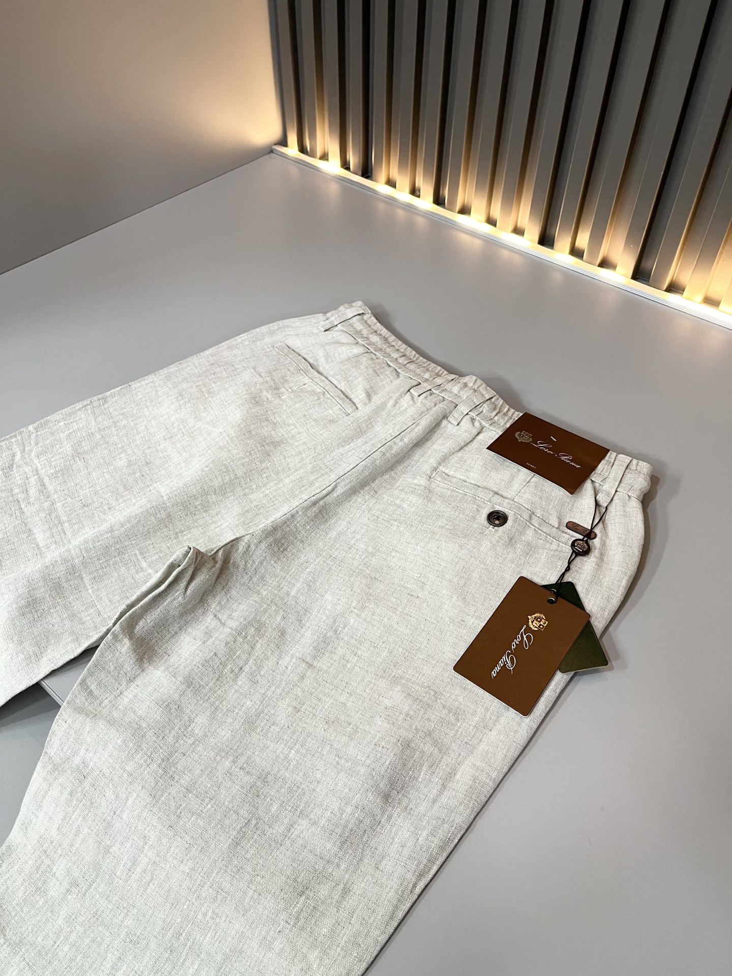 Loro Piana诺悠翩雅 2026春夏新品男士棉麻休闲裤，最新的贸易订单全品相！！网红款！上身舒适透气，不僵硬，整体