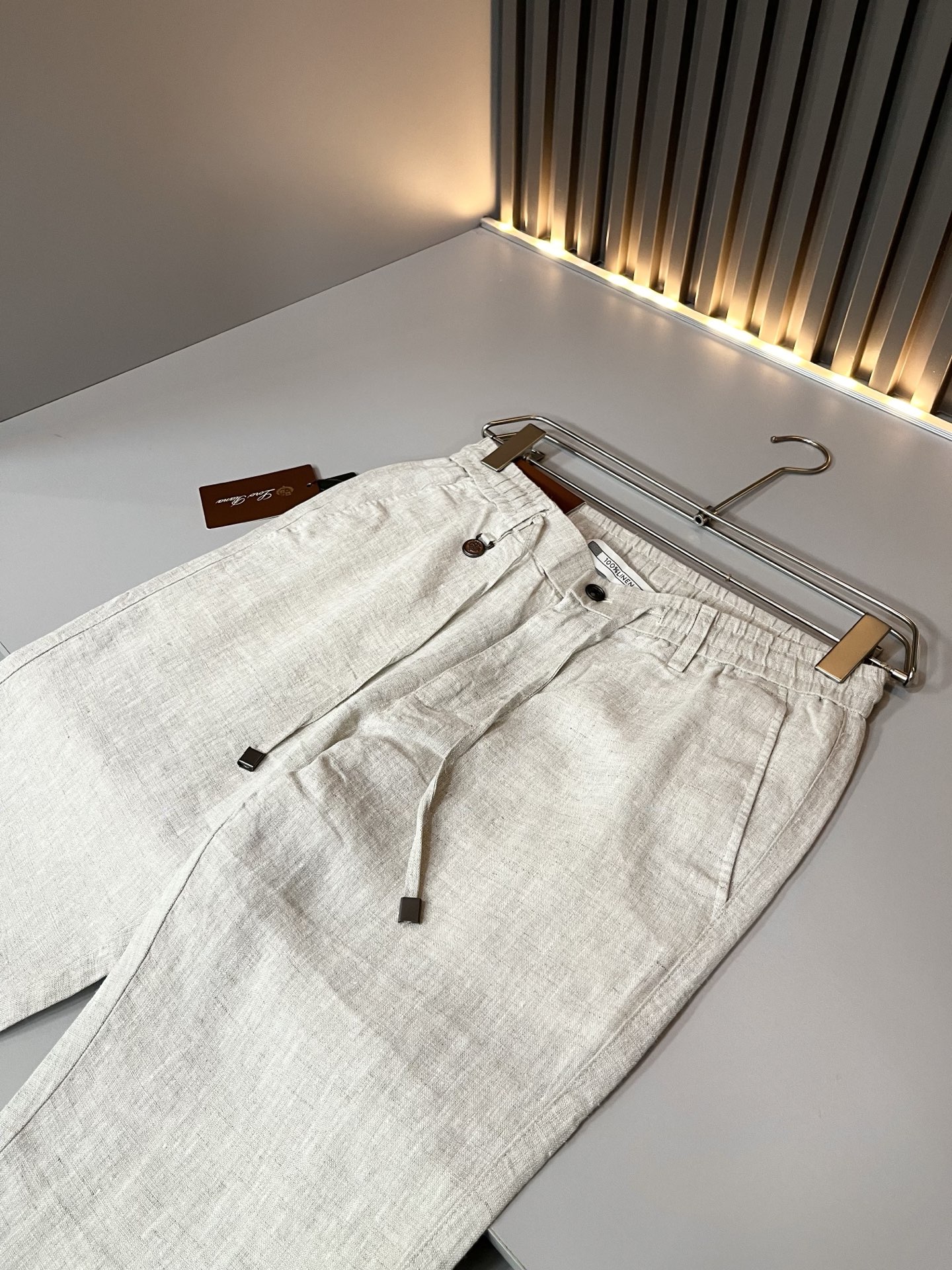 Loro Piana诺悠翩雅 2026春夏新品男士棉麻休闲裤，最新的贸易订单全品相！！网红款！上身舒适透气，不僵硬，整体