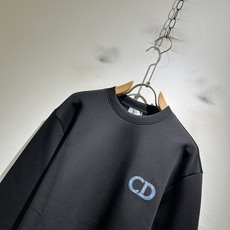 Dio*迪家 2026秋冬新款男女同款👫长袖卫衣,专柜同步发售!定制专属纯棉面料卫衣,定制原版工艺螺纹,采用字母logo Dio*迪家 2026秋冬新款男女同款👫长袖卫衣,专柜同步发售!定制专属纯棉面料卫衣,定制原版工艺螺纹,采用字母logo