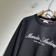 Moncler蒙口2026秋冬新款贸易订单长袖打底衫,全品相!!网红款!胸前logo图案刺绣设计!上身舒适透气,不僵硬, Moncler蒙口2026秋冬新款贸易订单长袖打底衫,全品相!!网红款!胸前logo图案刺绣设计!上身舒适透气,不僵硬,