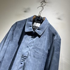 Dio*r迪*奥2026秋冬男士夹克外套,最新时尚洗水皮休闲夹克,贸易公司渠道稀出,同步官网发售,胸前压花logo图案设 Dio*r迪*奥2026秋冬男士夹克外套,最新时尚洗水皮休闲夹克,贸易公司渠道稀出,同步官网发售,胸前压花logo图案设