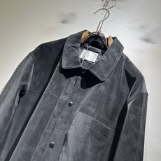 Dio*r迪*奥2026秋冬男士夹克外套,最新时尚洗水皮休闲夹克,贸易公司渠道稀出,同步官网发售,胸前压花logo图案设 Dio*r迪*奥2026秋冬男士夹克外套,最新时尚洗水皮休闲夹克,贸易公司渠道稀出,同步官网发售,胸前压花logo图案设