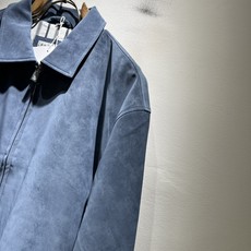 Loro Piana诺悠翩雅 2026秋冬新品男士休闲夹克外套,外贸公司订单!客供洗水皮材质,经典的专有织物之一! 质地 Loro Piana诺悠翩雅 2026秋冬新品男士休闲夹克外套,外贸公司订单!客供洗水皮材质,经典的专有织物之一! 质地