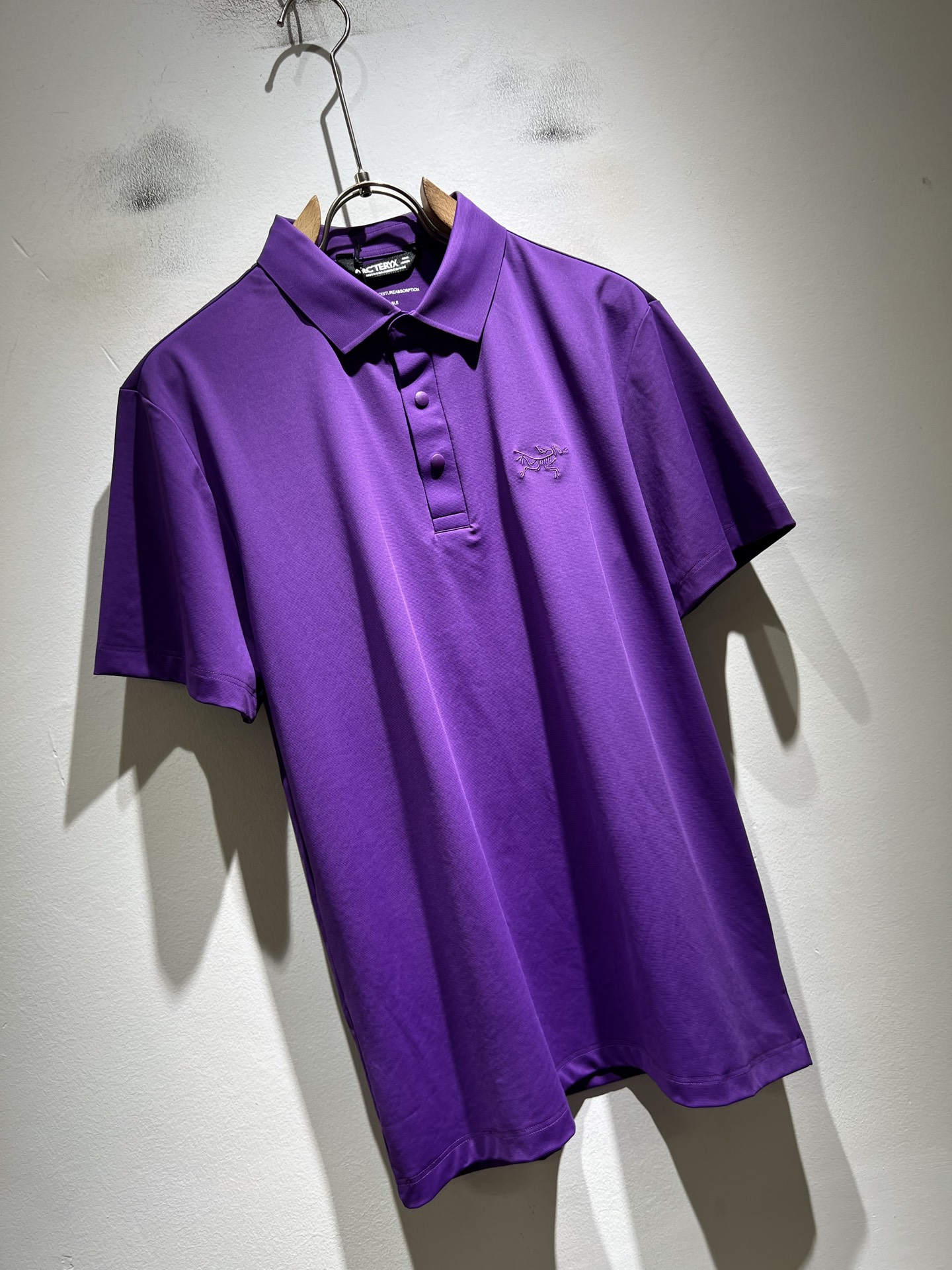 ARCTER*X始*祖鸟 2026春夏新款男士短袖Polo，户外品牌可能大家第一想到的就是加拿大鹅、始祖鸟。给人一种标签