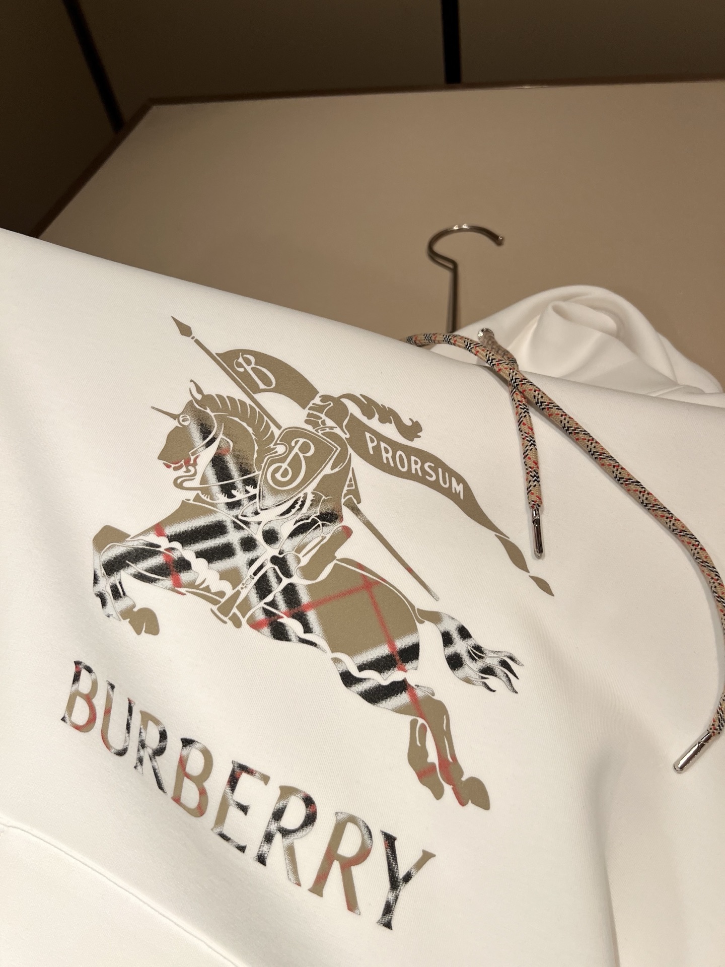 BURBER*Y巴*莉 2026秋冬新款男女同款👫基础休闲百搭棉质卫衣，男女同款卫衣！贸易公司渠道稀出，同步官网发售！衣