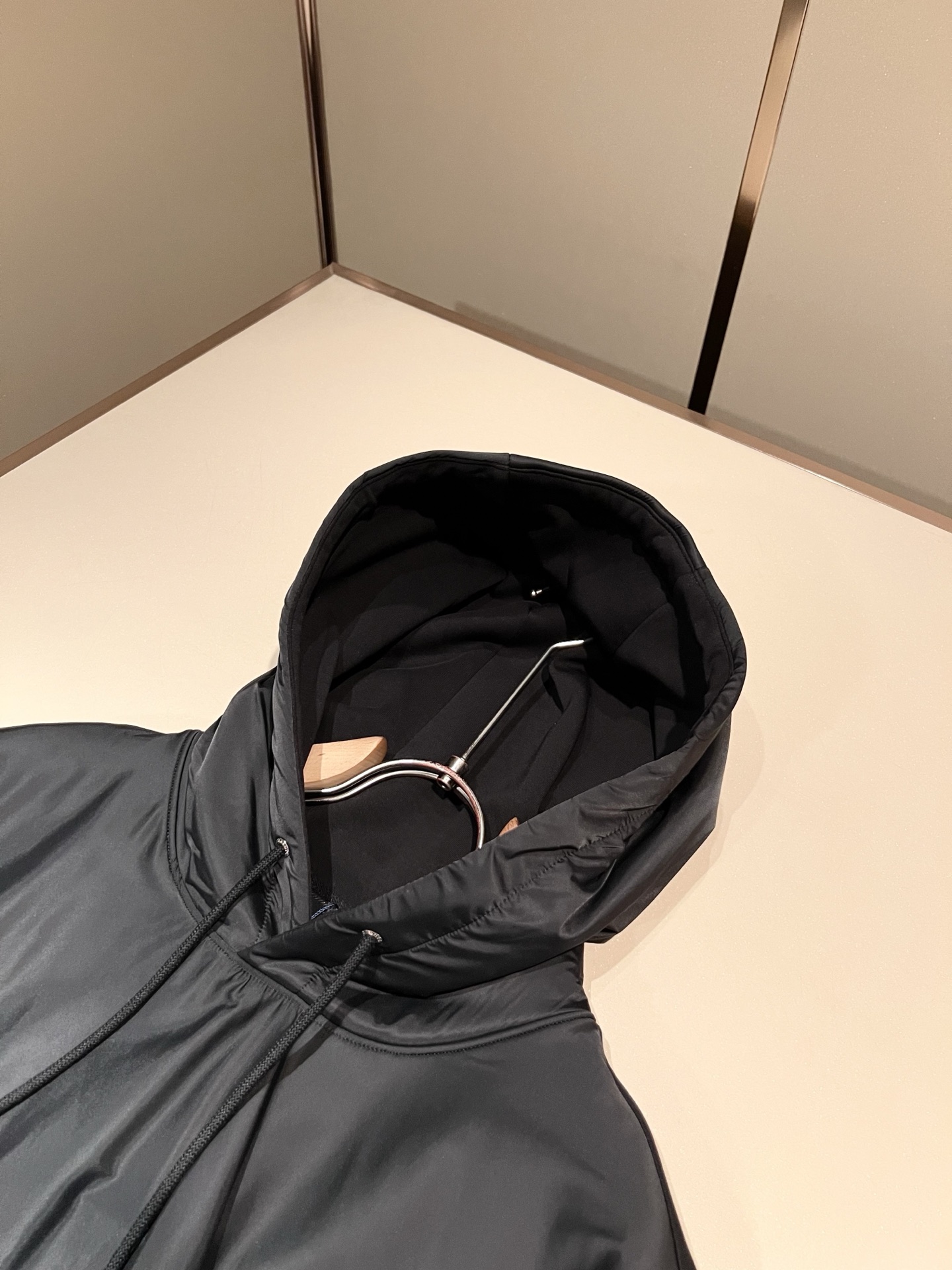 PRAD*A普*达2026秋冬新款男女同款👫长袖卫衣，最新款全网独家首上！！~既经典有时尚百搭，谁不爱啊，将经典再次展现