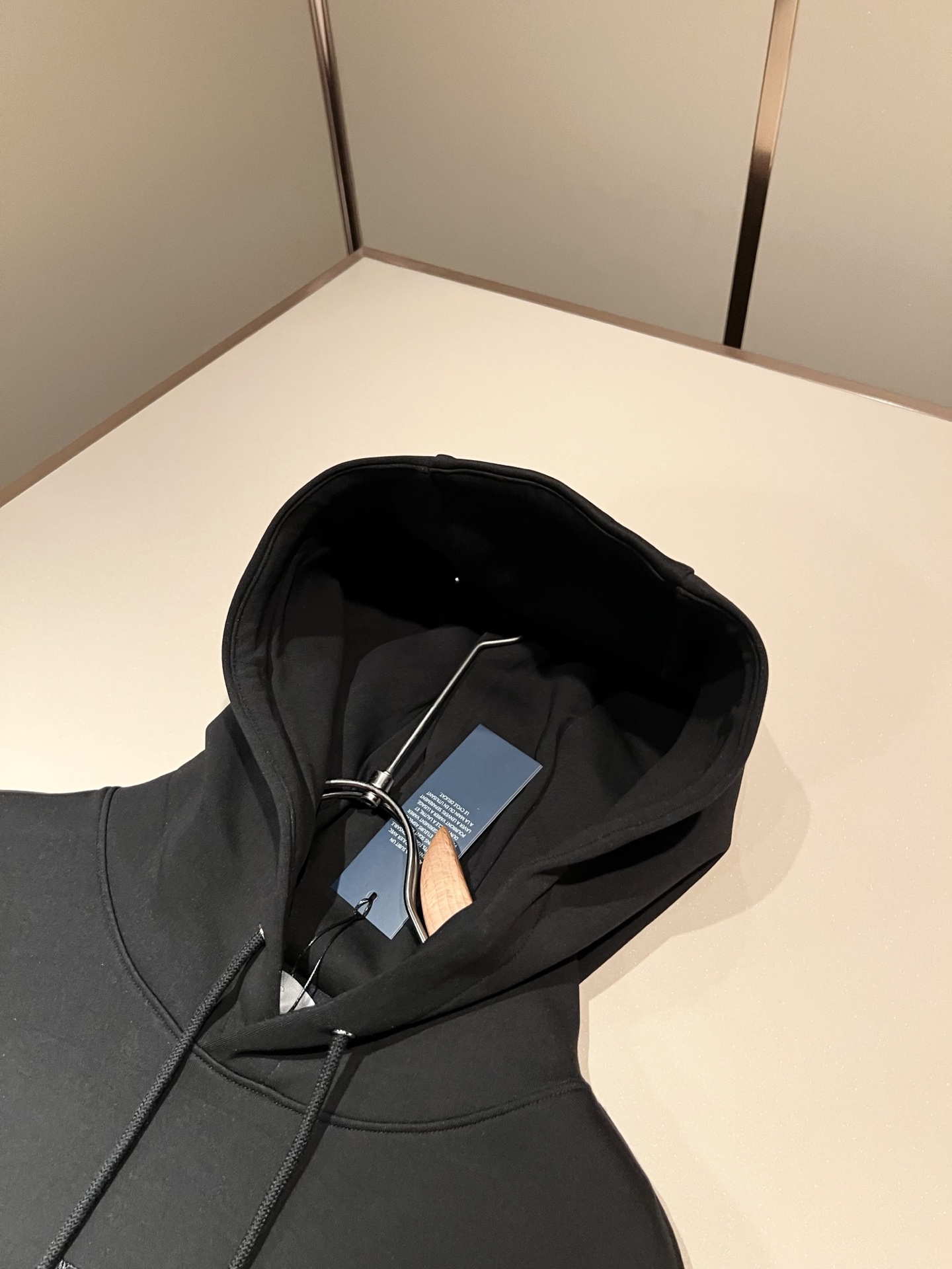 Dio*迪家 2026秋冬新款男女同款👫长袖卫衣，专柜同步发售！定制专属纯棉面料卫衣，定制原版工艺螺纹，采用字母logo