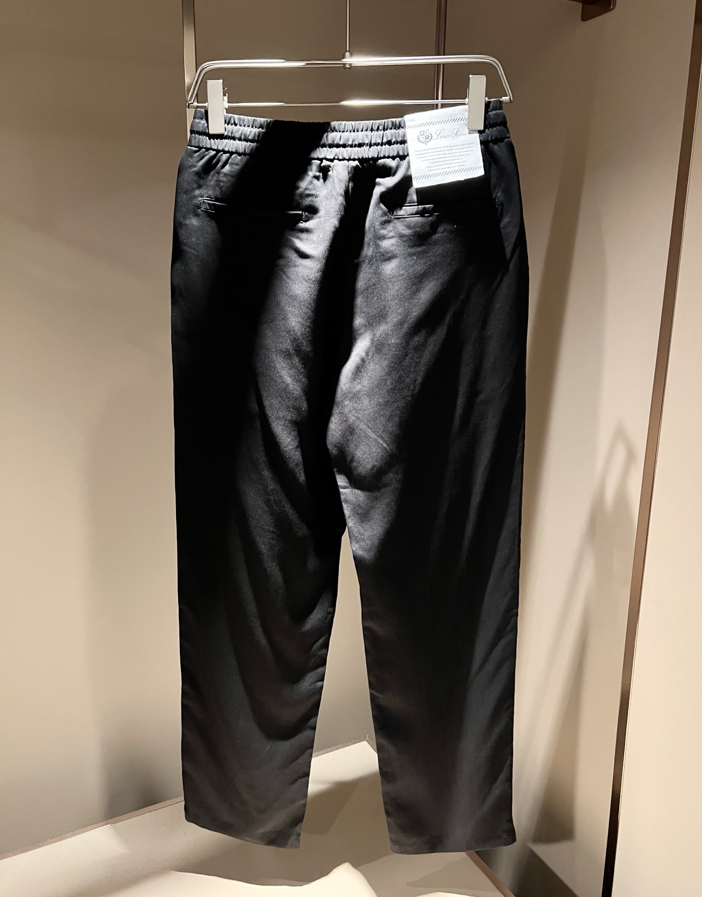 Loro Piana诺悠翩雅 2026春夏新品男士休闲裤，最新的贸易订单全品相！！网红款！上身舒适透气，不僵硬，整体有着