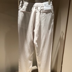 Loro Piana诺悠翩雅 2026春夏新品男士休闲裤,最新的贸易订单全品相!!网红款!上身舒适透气,不僵硬,整体有着 Loro Piana诺悠翩雅 2026春夏新品男士休闲裤,最新的贸易订单全品相!!网红款!上身舒适透气,不僵硬,整体有着