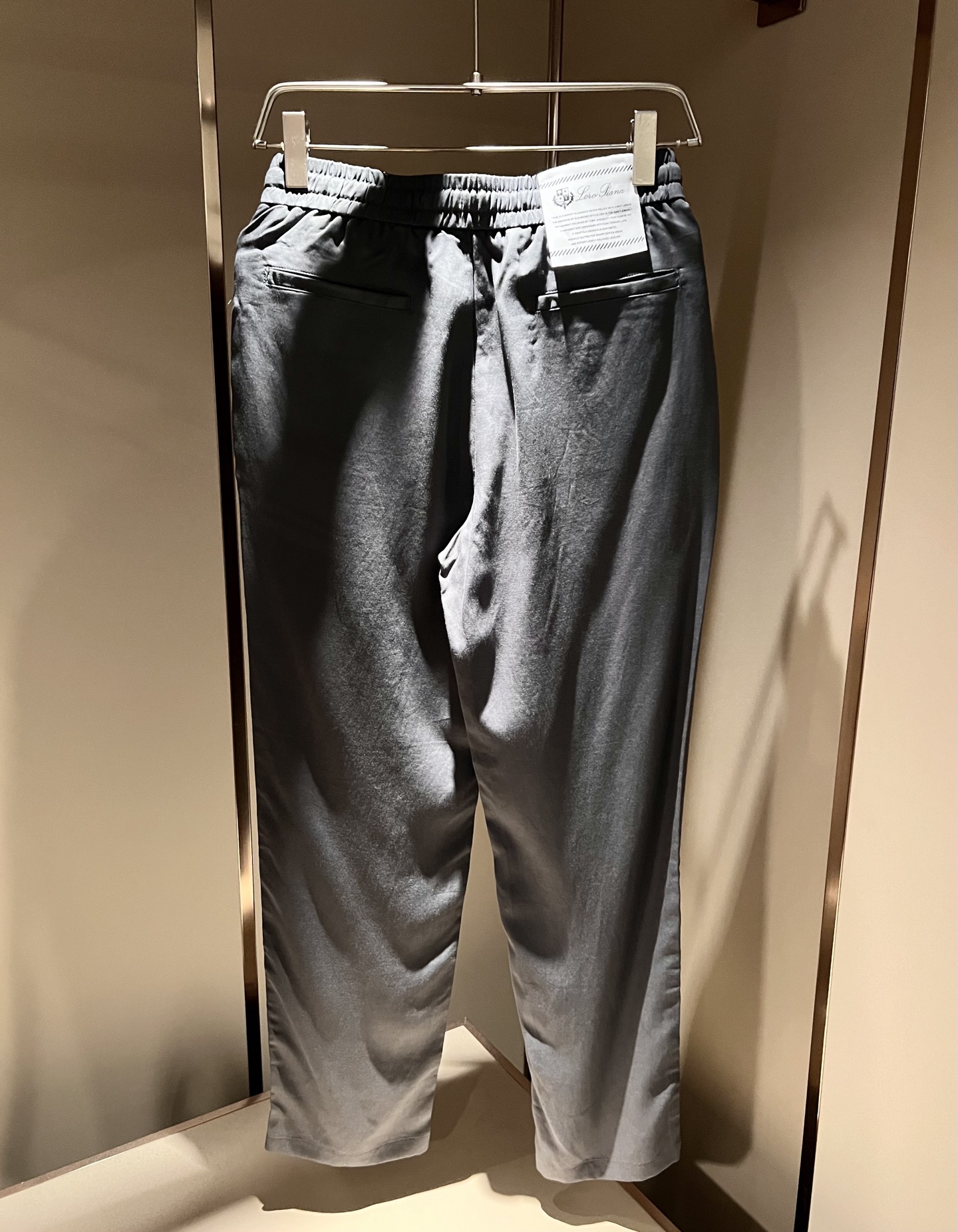 Loro Piana诺悠翩雅 2026春夏新品男士休闲裤，最新的贸易订单全品相！！网红款！上身舒适透气，不僵硬，整体有着