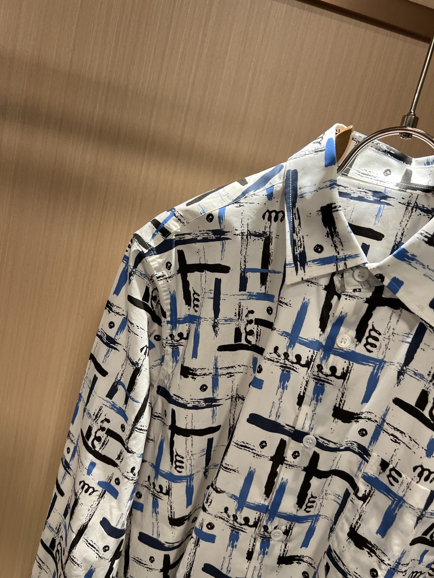 PRAD*A普*达2026秋季新款休闲男士衬衣，最新时尚休闲logo刺绣修饰！贸易公司渠道稀出，同步官网发售，最为期待的