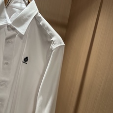 PRAD*A普*达2026秋季新款休闲男士衬衣,最新时尚休闲logo刺绣修饰!贸易公司渠道稀出,同步官网发售,最为期待的 PRAD*A普*达2026秋季新款休闲男士衬衣,最新时尚休闲logo刺绣修饰!贸易公司渠道稀出,同步官网发售,最为期待的