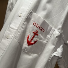 GUC*I 古家 2026秋季新款男士长袖衬衣,贸易公司渠道稀出,同步官网发售!G家系列情侣上线,胸前logo图案刺绣设 GUC*I 古家 2026秋季新款男士长袖衬衣,贸易公司渠道稀出,同步官网发售!G家系列情侣上线,胸前logo图案刺绣设