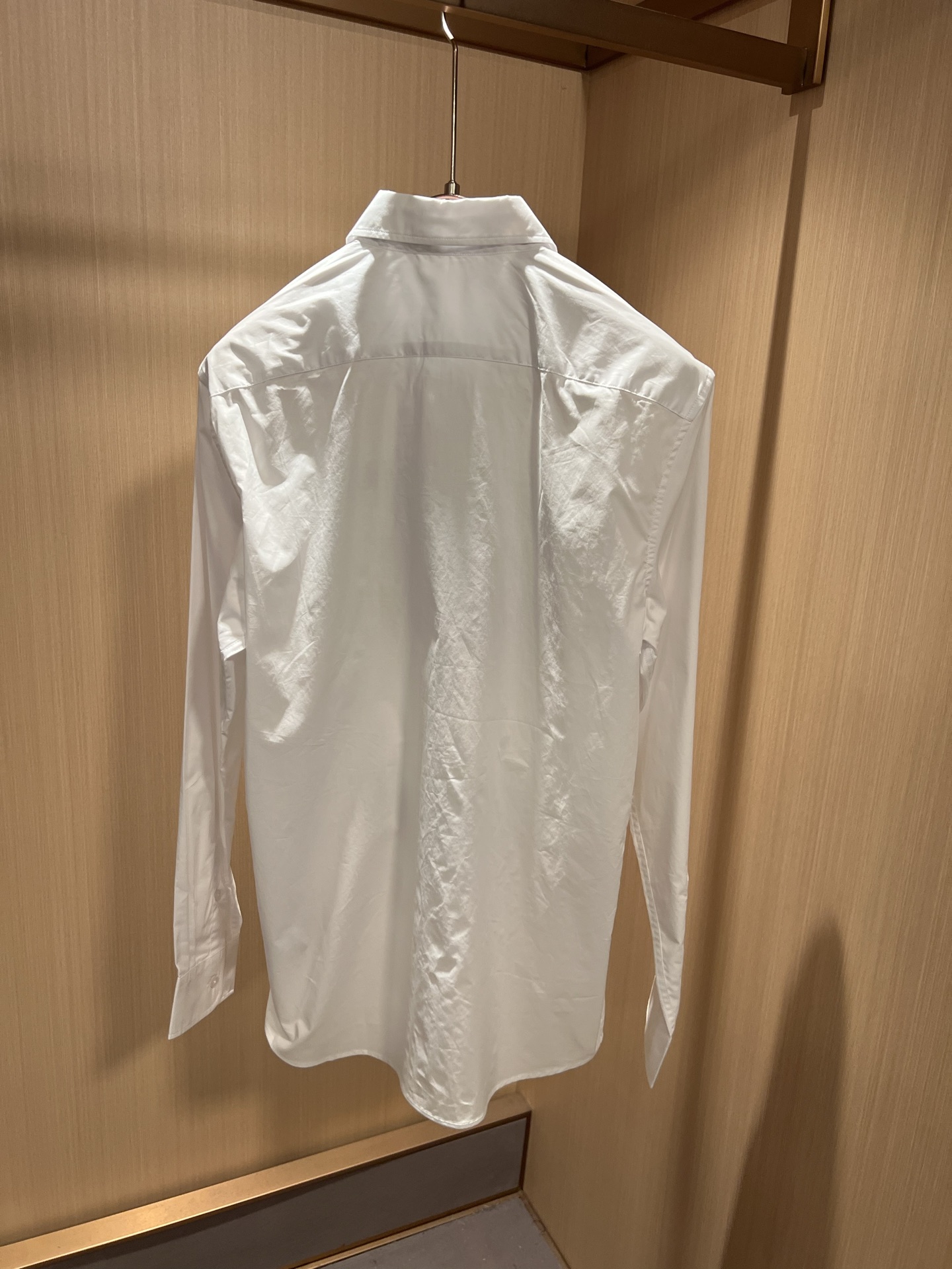 Dior 迪奥2026秋冬新款男女同款👫衬衣，品牌最新设计元素！既不单调也不复杂,恰到好处的展现品味！客供定制进口府绸棉