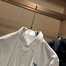 Bur*erry 巴*莉 2026秋季新款男士衬衣,品牌最新设计元素!既不单调也不复杂,恰到好处的展现品味!客供定制原版 Bur*erry 巴*莉 2026秋季新款男士衬衣,品牌最新设计元素!既不单调也不复杂,恰到好处的展现品味!客供定制原版
