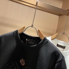 Loro Piana诺悠翩雅 2026秋冬男士最新的贸易订单打底衫,全品相!!胸前采用logo图案刺绣设计!定制婴儿绒面 Loro Piana诺悠翩雅 2026秋冬男士最新的贸易订单打底衫,全品相!!胸前采用logo图案刺绣设计!定制婴儿绒面