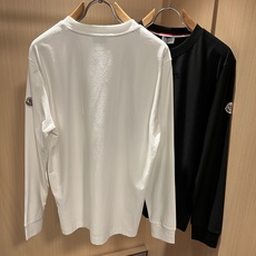 Moncler蒙口2026秋冬新款贸易订单长袖打底衫,全品相!!网红款!胸前logo图案植绒设计!上身舒适透气,不僵硬, Moncler蒙口2026秋冬新款贸易订单长袖打底衫,全品相!!网红款!胸前logo图案植绒设计!上身舒适透气,不僵硬,