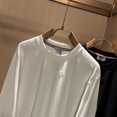 Moncler蒙口2026秋冬新款贸易订单长袖打底衫,全品相!!网红款!胸前logo图案植绒设计!上身舒适透气,不僵硬, Moncler蒙口2026秋冬新款贸易订单长袖打底衫,全品相!!网红款!胸前logo图案植绒设计!上身舒适透气,不僵硬,