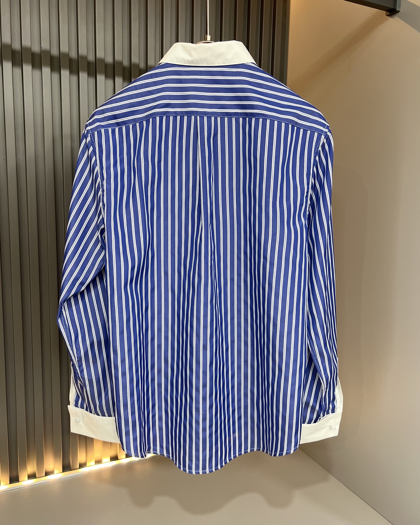 Dior 迪奥2026秋冬新款男女同款👫衬衣，品牌最新设计元素！既不单调也不复杂,恰到好处的展现品味！客供定制进口府绸棉