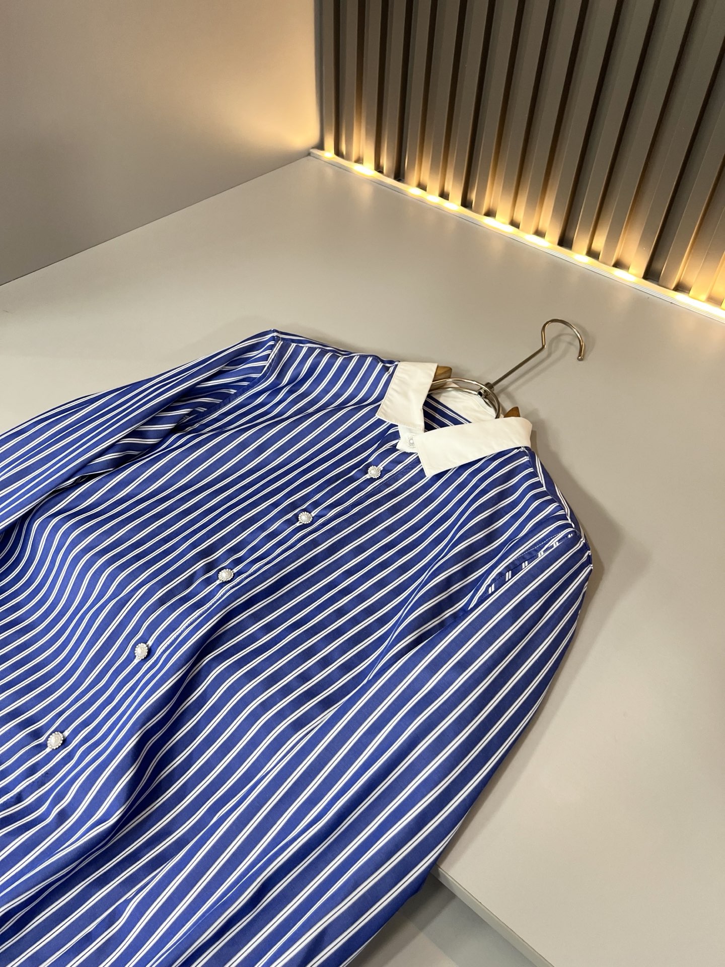 Dior 迪奥2026秋冬新款男女同款👫衬衣，品牌最新设计元素！既不单调也不复杂,恰到好处的展现品味！客供定制进口府绸棉