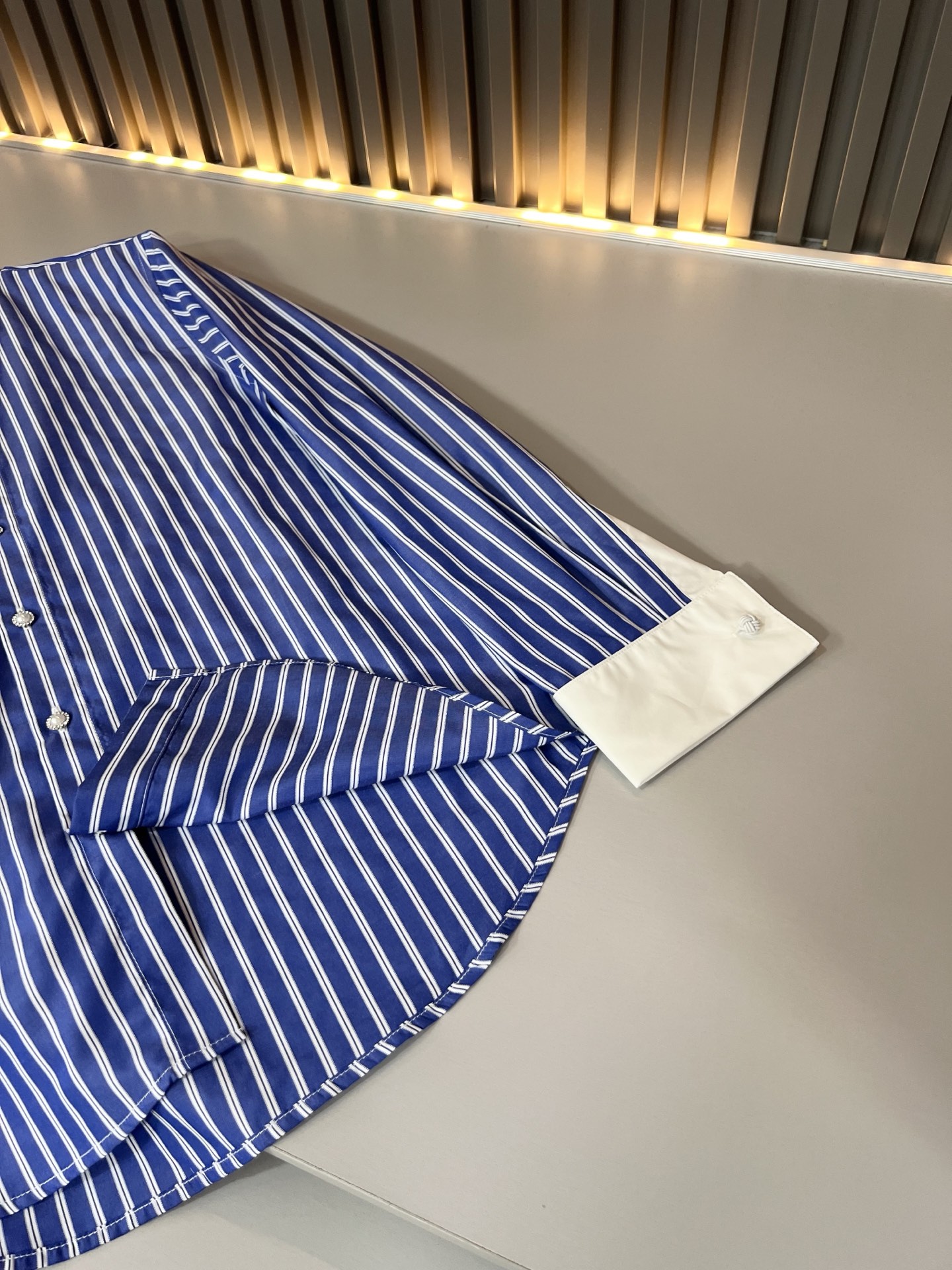 Dior 迪奥2026秋冬新款男女同款👫衬衣，品牌最新设计元素！既不单调也不复杂,恰到好处的展现品味！客供定制进口府绸棉