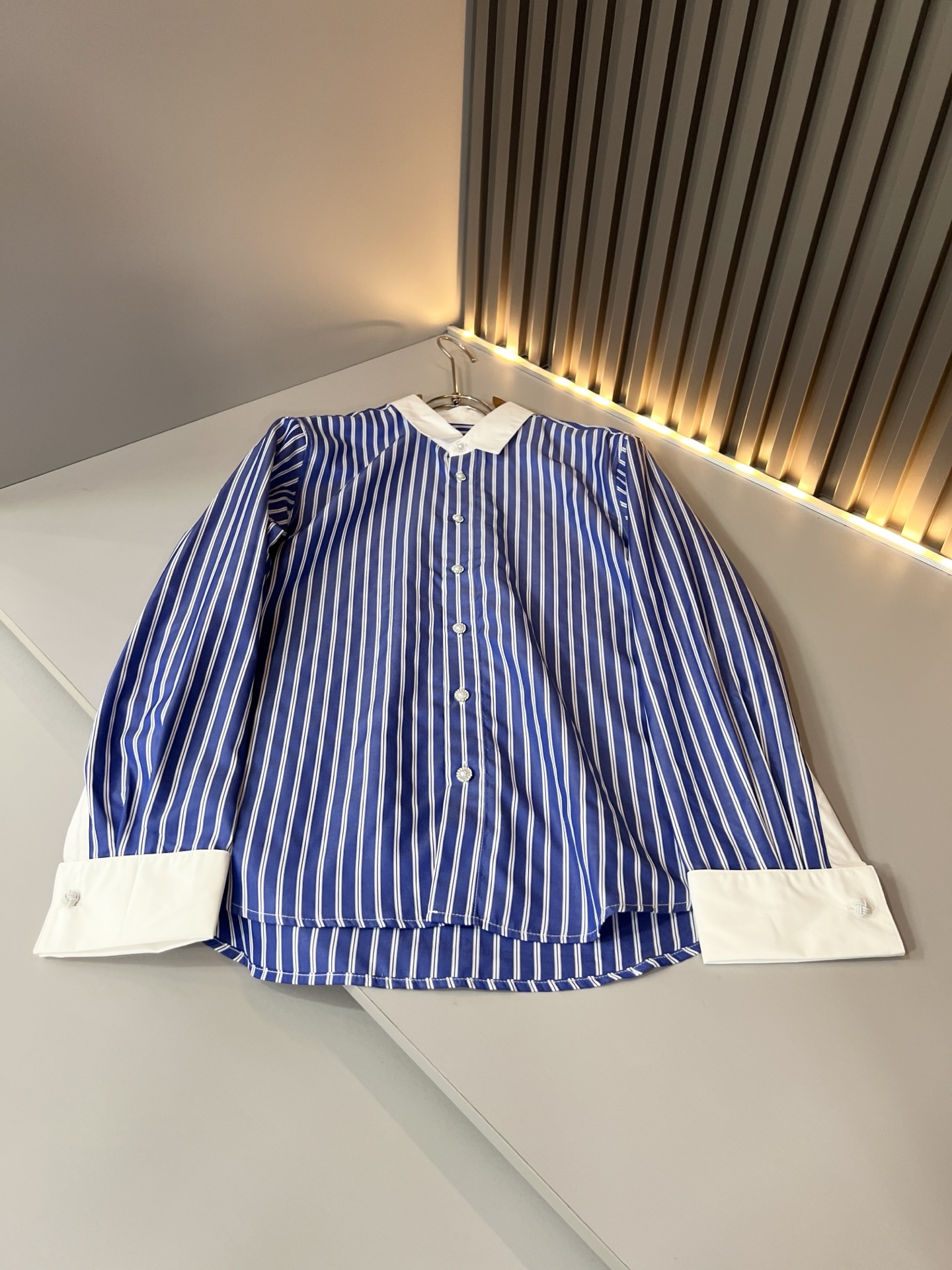 Dior 迪奥2026秋冬新款男女同款👫衬衣，品牌最新设计元素！既不单调也不复杂,恰到好处的展现品味！客供定制进口府绸棉