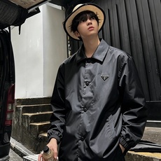 PRAD*A普*达2026秋冬新款男士夹克外套,最新款全网独家首上!!~既经典有时尚百搭,谁不爱啊,将经典再次展现,非常 PRAD*A普*达2026秋冬新款男士夹克外套,最新款全网独家首上!!~既经典有时尚百搭,谁不爱啊,将经典再次展现,非常