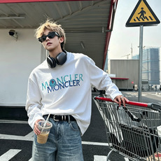 Moncler蒙口2026秋冬新款贸易订单长袖打底衫,全品相!!网红款!胸前logo图案刺绣设计!上身舒适透气,不僵硬, Moncler蒙口2026秋冬新款贸易订单长袖打底衫,全品相!!网红款!胸前logo图案刺绣设计!上身舒适透气,不僵硬,
