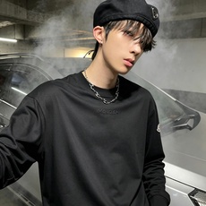 Moncler蒙口2026秋冬新款贸易订单长袖打底衫,全品相!!网红款!胸前logo图案植绒设计!上身舒适透气,不僵硬, Moncler蒙口2026秋冬新款贸易订单长袖打底衫,全品相!!网红款!胸前logo图案植绒设计!上身舒适透气,不僵硬,