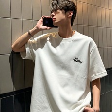 Dio*迪家 2026秋冬新款男女同款👫短袖打底衫,专柜同步发售!定制专属260克纯棉面料,定制原版工艺螺纹,胸前log Dio*迪家 2026秋冬新款男女同款👫短袖打底衫,专柜同步发售!定制专属260克纯棉面料,定制原版工艺螺纹,胸前log