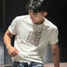 LOE*WE罗*威 2026秋冬男女同款👫打底衫,意大利原厂订单渠道,极具个性高级风,标志logo图案刺绣工艺设计!最新 LOE*WE罗*威 2026秋冬男女同款👫打底衫,意大利原厂订单渠道,极具个性高级风,标志logo图案刺绣工艺设计!最新