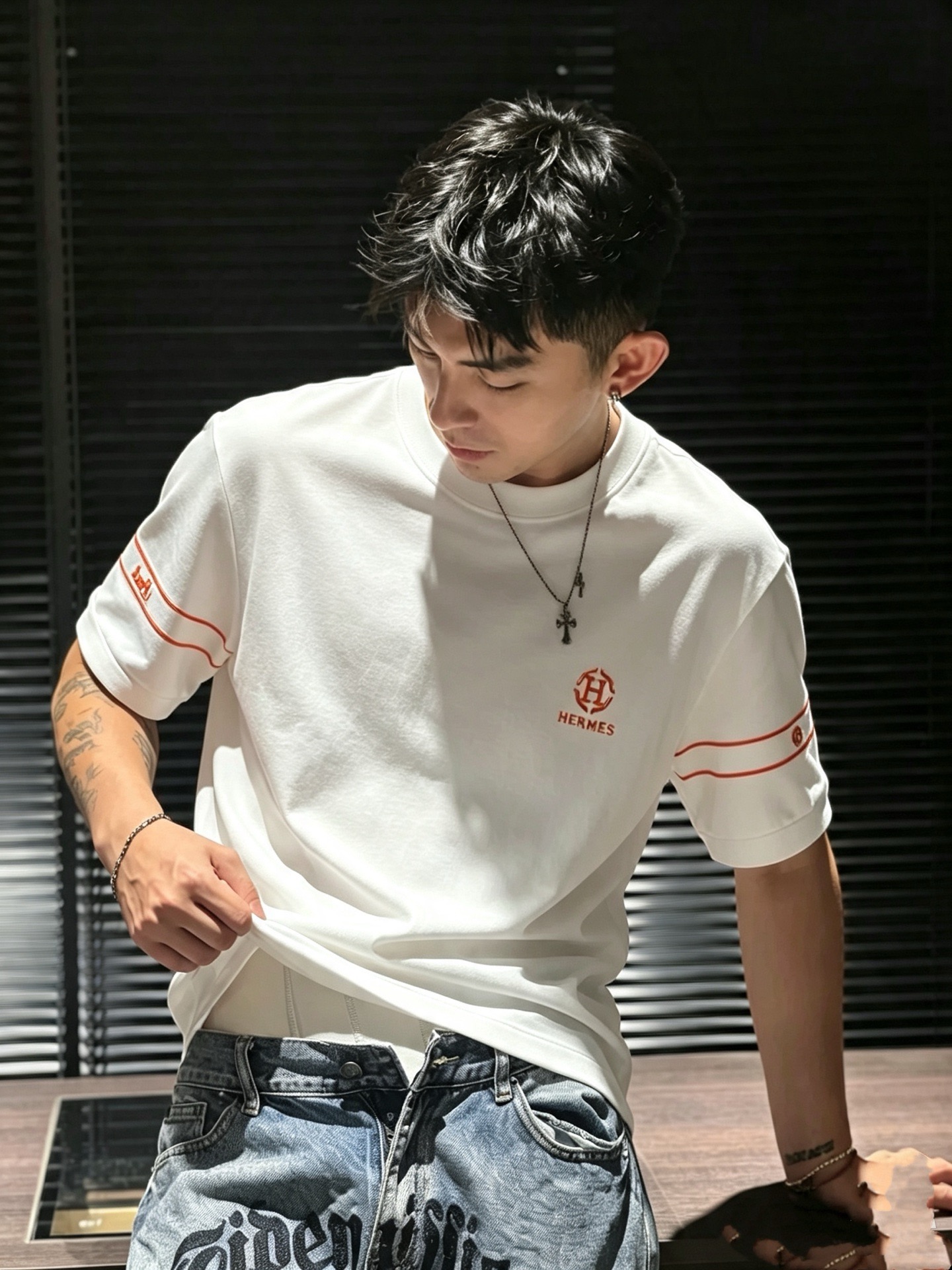 Her*mes爱*仕2026春夏新款男女同款👫短袖打底衫,全新升级百搭基础款,低调奢华,品格之选!甄选优质精选纯棉面料! Her*mes爱*仕2026春夏新款男女同款👫短袖打底衫,全新升级百搭基础款,低调奢华,品格之选!甄选优质精选纯棉面料!