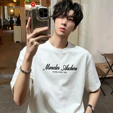 Moncler蒙口2026秋冬新款贸易订单短袖打底衫,全品相!!网红款!胸前logo图案刺绣设计!上身舒适透气,不僵硬, Moncler蒙口2026秋冬新款贸易订单短袖打底衫,全品相!!网红款!胸前logo图案刺绣设计!上身舒适透气,不僵硬,