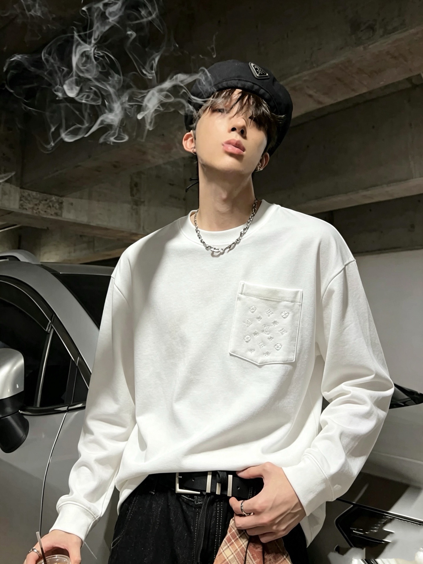 LouisVuitt*路易*登 2026秋冬新款男士长袖打底衫,非常时髦胸前logo刺绣修饰!区别于以往的不同,宣示品牌 LouisVuitt*路易*登 2026秋冬新款男士长袖打底衫,非常时髦胸前logo刺绣修饰!区别于以往的不同,宣示品牌