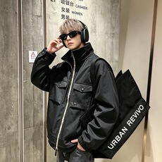 BURBER*Y巴*莉2026秋冬新品夹克外套重磅来袭,最近比较火热的纯棉面料制作而成,高端户外运动休闲系列,非常火热运 BURBER*Y巴*莉2026秋冬新品夹克外套重磅来袭,最近比较火热的纯棉面料制作而成,高端户外运动休闲系列,非常火热运