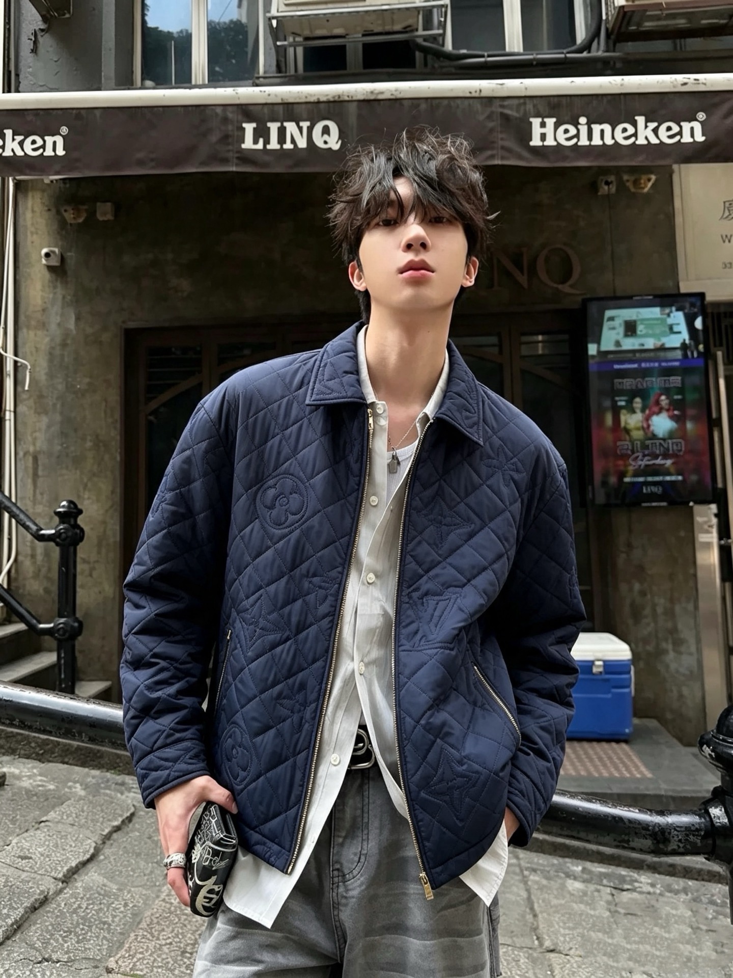 LouisVuitt*路易*登 2026秋冬新品最新款棉服夹克外套,贸易公司渠道,甚至到非常稀缺很难遇到,一件难求的高 LouisVuitt*路易*登 2026秋冬新品最新款棉服夹克外套,贸易公司渠道,甚至到非常稀缺很难遇到,一件难求的高